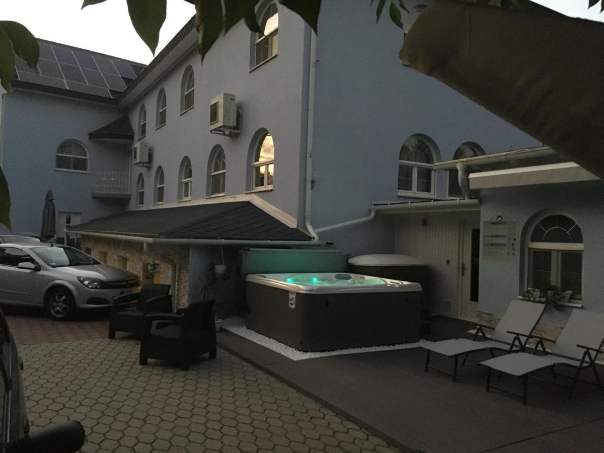 Márvány Panzió Hajdúszoboszló Exterior foto