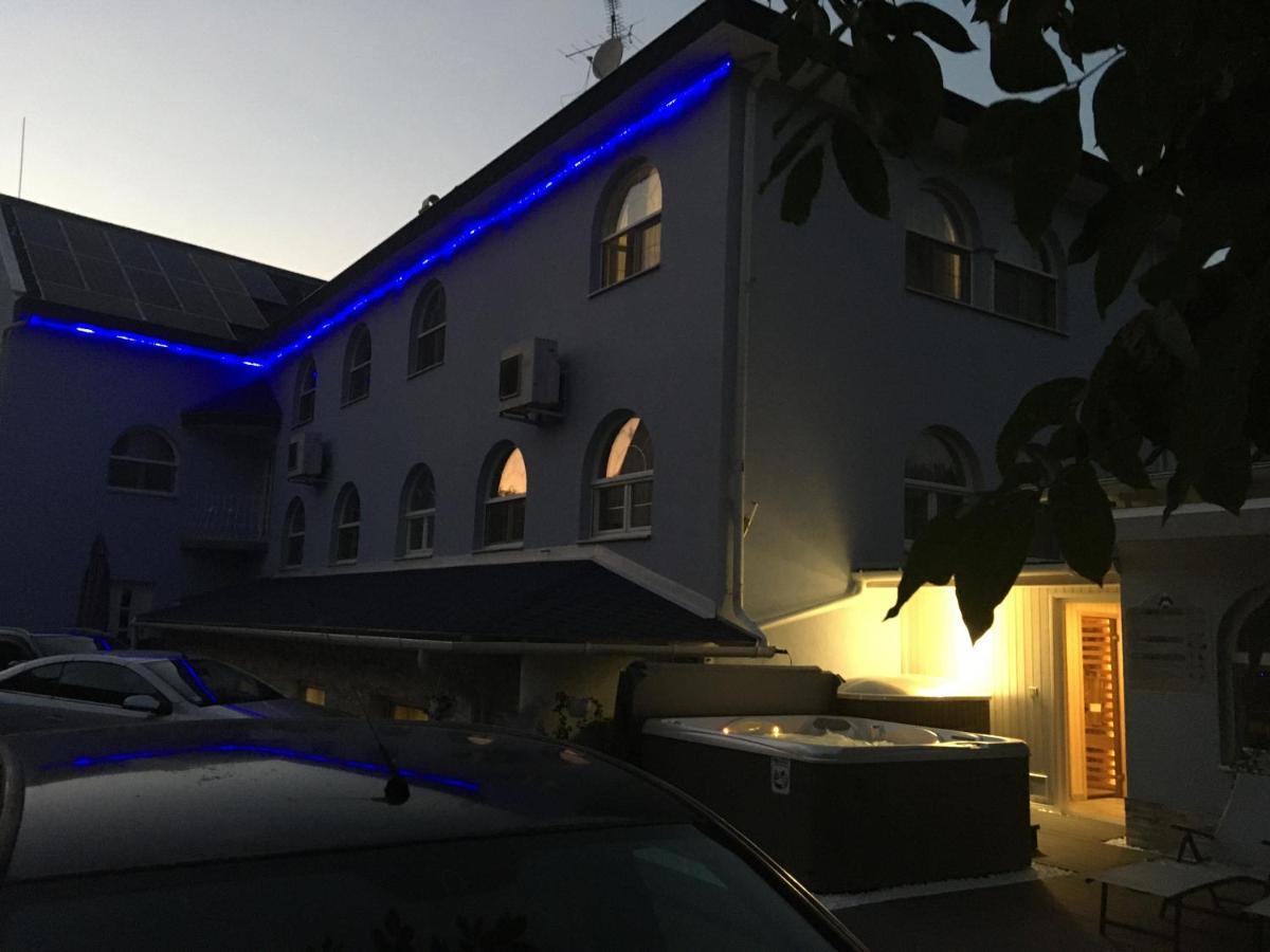 Márvány Panzió Hajdúszoboszló Exterior foto