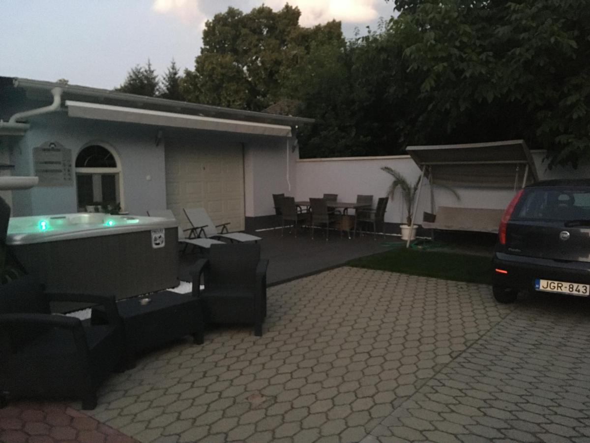 Márvány Panzió Hajdúszoboszló Exterior foto