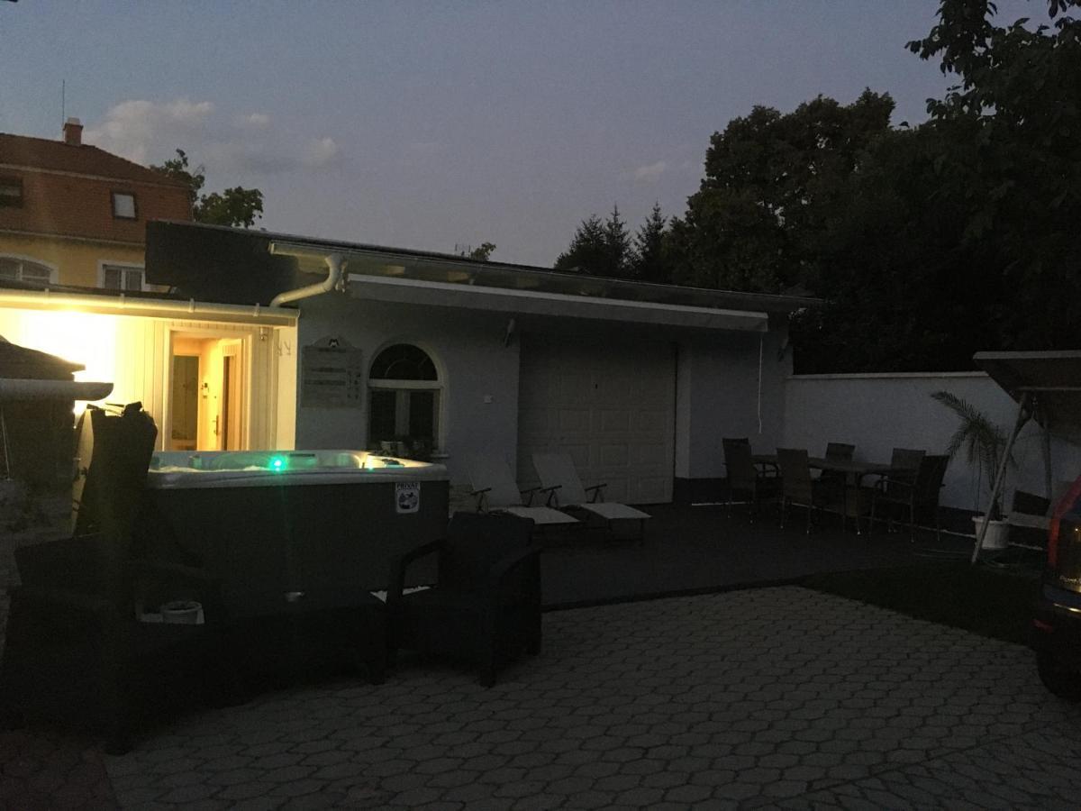 Márvány Panzió Hajdúszoboszló Exterior foto