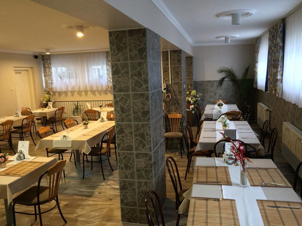 Márvány Panzió Hajdúszoboszló Exterior foto