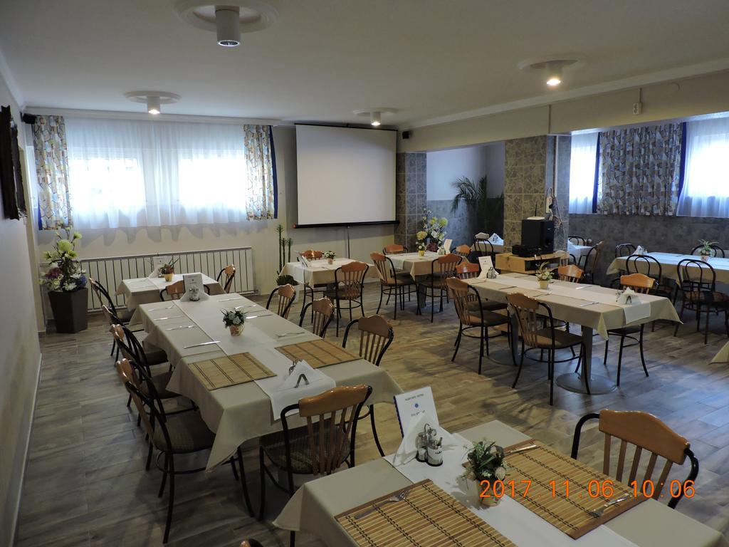 Márvány Panzió Hajdúszoboszló Exterior foto
