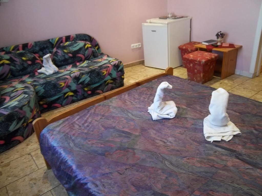 Márvány Panzió Hajdúszoboszló Exterior foto