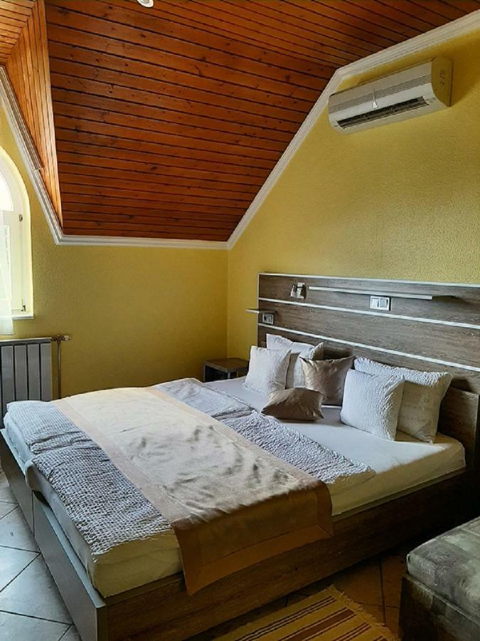 Márvány Panzió Hajdúszoboszló Exterior foto