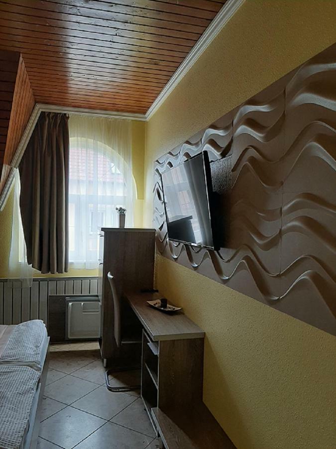 Márvány Panzió Hajdúszoboszló Exterior foto
