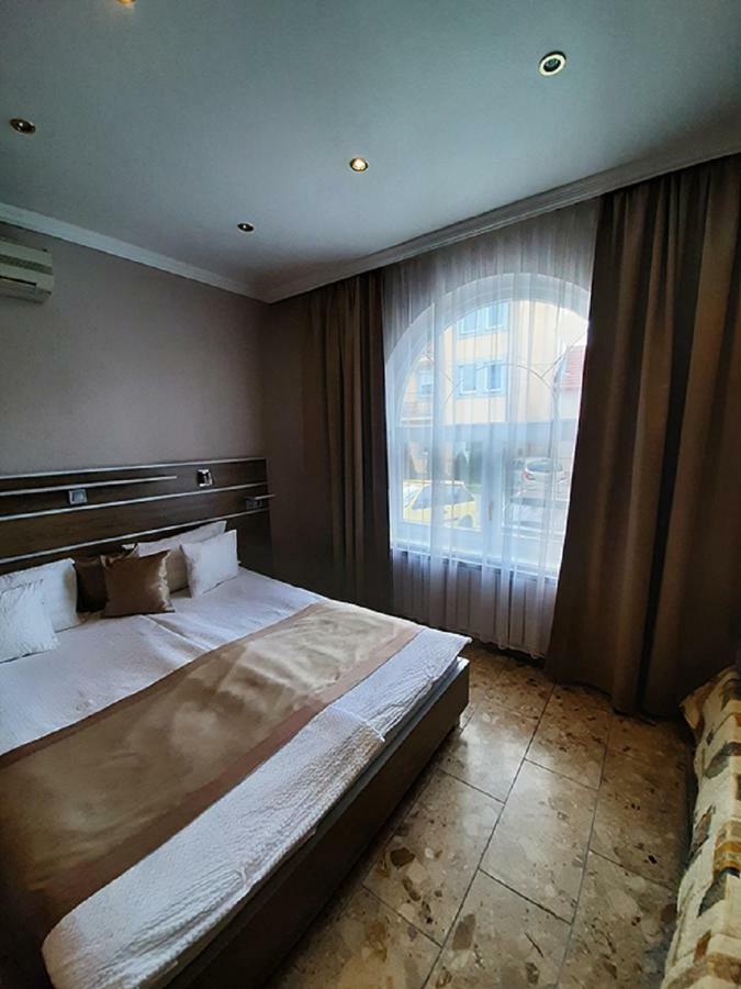 Márvány Panzió Hajdúszoboszló Exterior foto