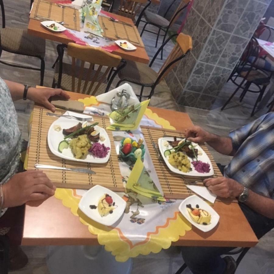 Márvány Panzió Hajdúszoboszló Exterior foto