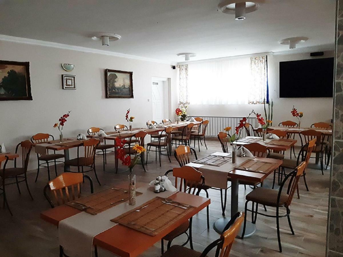 Márvány Panzió Hajdúszoboszló Exterior foto