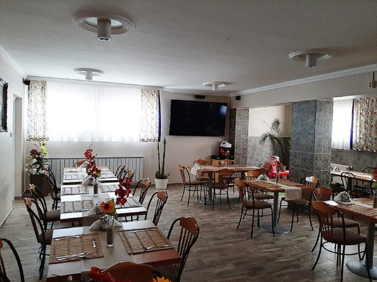 Márvány Panzió Hajdúszoboszló Exterior foto
