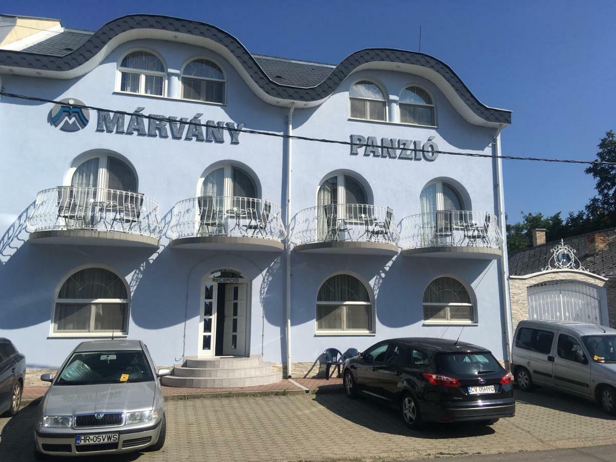 Márvány Panzió Hajdúszoboszló Exterior foto
