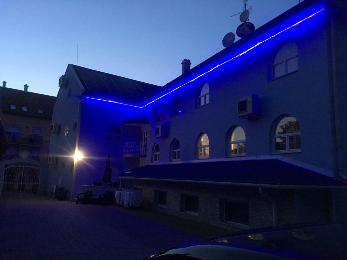 Márvány Panzió Hajdúszoboszló Exterior foto