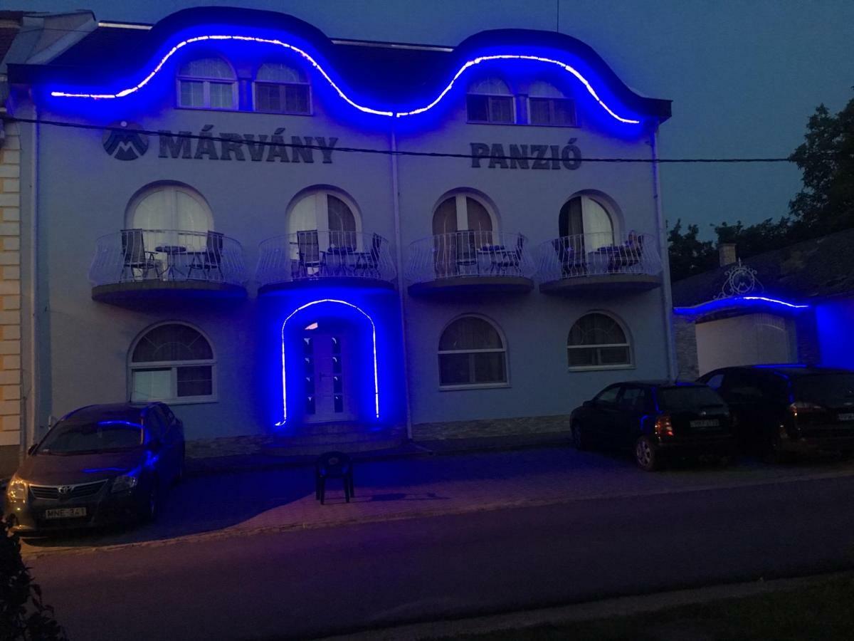 Márvány Panzió Hajdúszoboszló Exterior foto